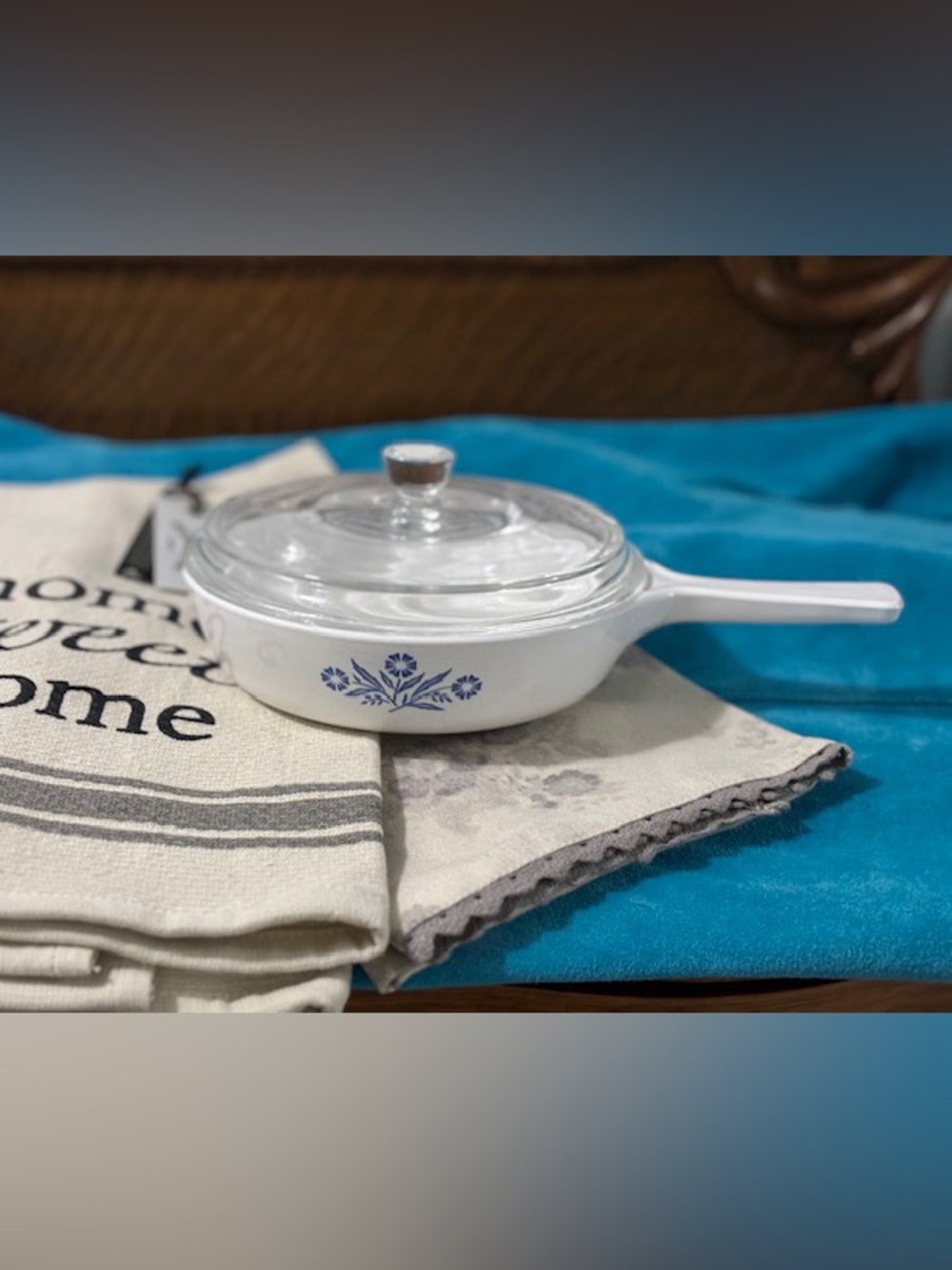 Vintage Corning Ware Cornflower Blue Pan/Skillet & Pyrex Glass Lid & 2 Towels